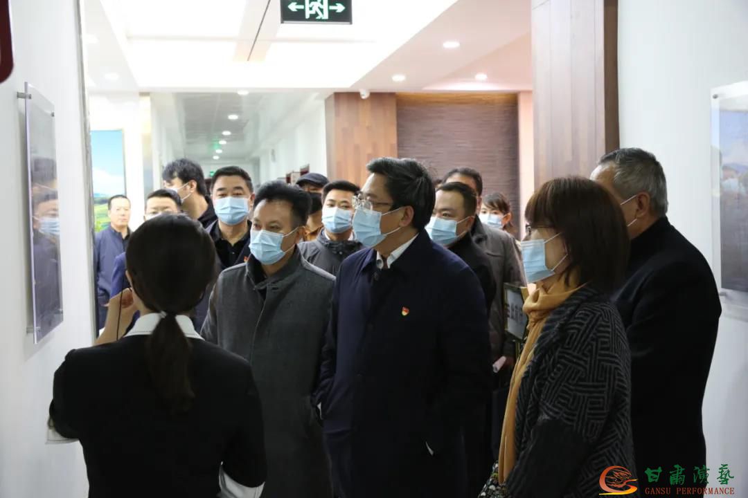 甘肃演艺集团党委书记董事长陈其银一行赴甘肃日报报业集团观摩党建