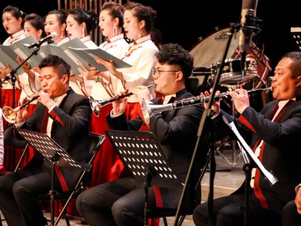 多彩丝路　山水传奇——主题民族交响音乐会《丝路山水图》在黄河剧院首演成功