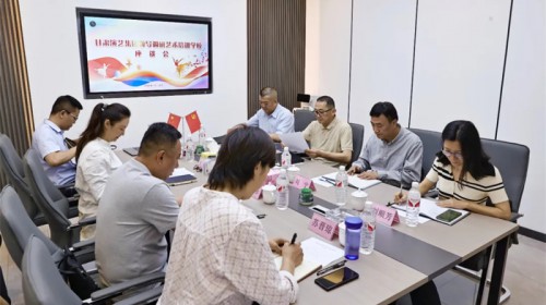 杨焱一行赴甘肃演艺集团艺术培训学校调研