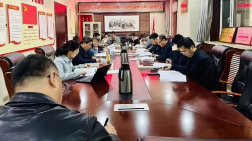 甘肃演艺集团党委理论学习中心组专题学习《习近平谈治国理政..