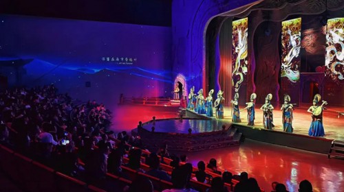 乐舞敦煌庆丰年 |《乐动敦煌》春节不停演，票房口碑双爆！