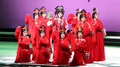 甘肃演艺集团敦煌艺术团开展三八妇女节活动